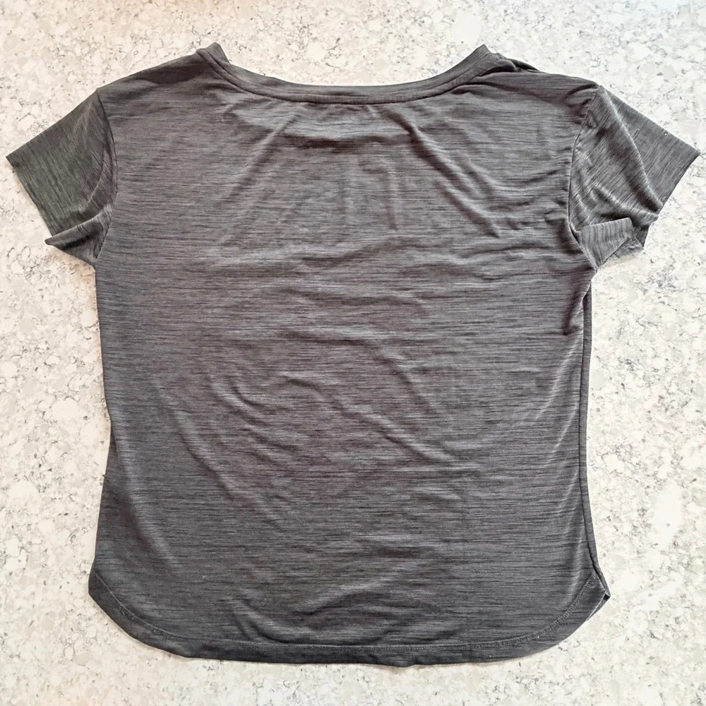 Vuori Lux Performance Tee Charcoal Heather Pocket Short Sleeve Size Small - Picture 7 of 7
